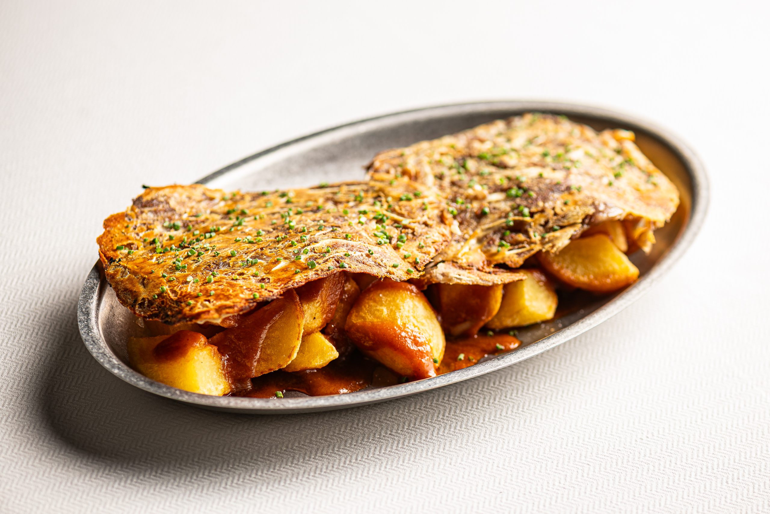 BRASSAFINA_PATATAS BRAVAS CON OREJA A LA BRASA - 2